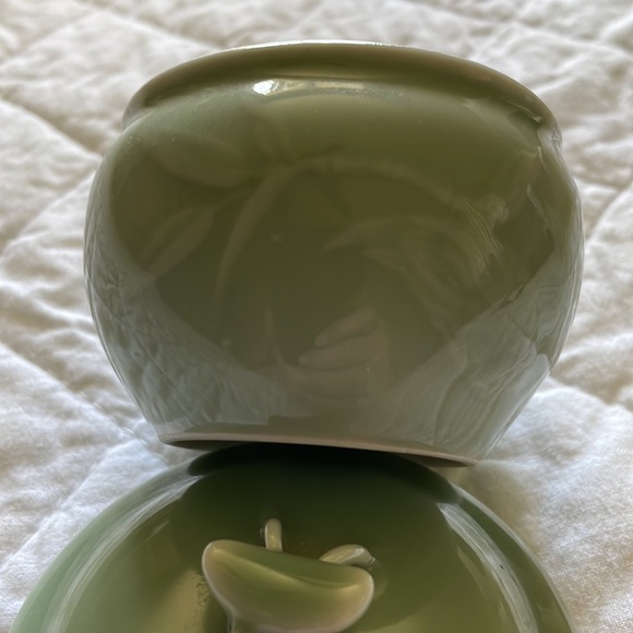 Moss/minty  green small covered trinket container - Picture 5 of 6